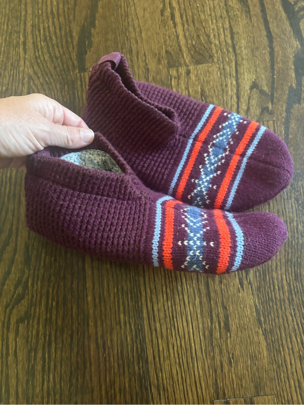 Bombas Cozy Knit Slipper Socks - Maroon with Stripe Pattern - women’s small